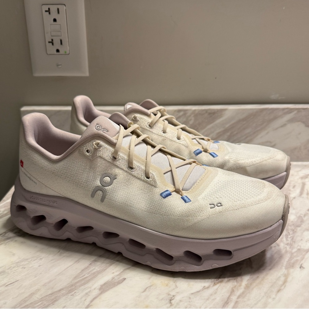 On running cloudtilt women’s shoes size 10.5